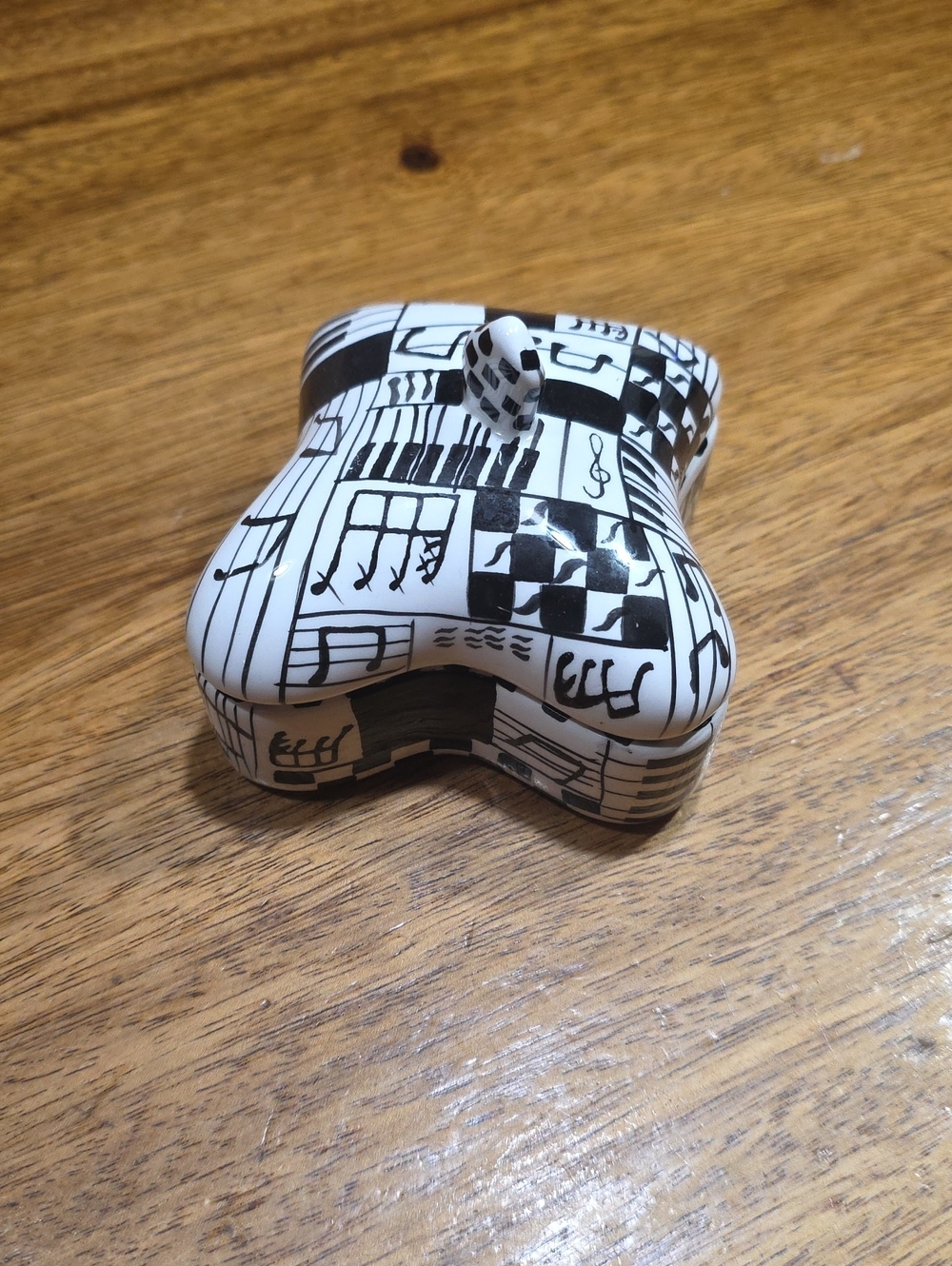 Vintage 70's Handpaintef Black & White Music Note Ceramic Trinket Box